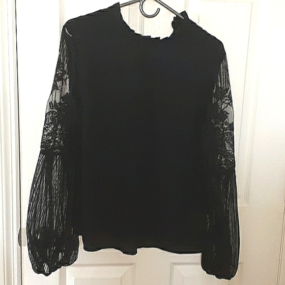 Delicate Sexy Elegant size M black lace with mesh lantern sleeve blouse - Picture 2 of 10